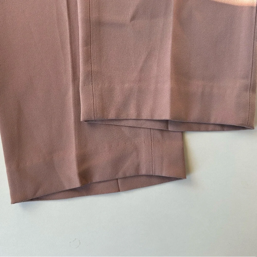 Aritzia Women’s Trousers in Dusty Rose - Picture 4 of 13